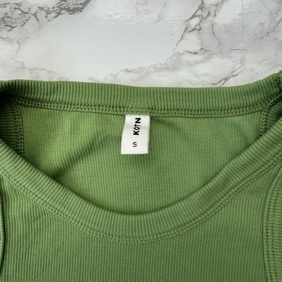 Kotn Cropped Racer Tank in Green Small - Picture 2 of 2